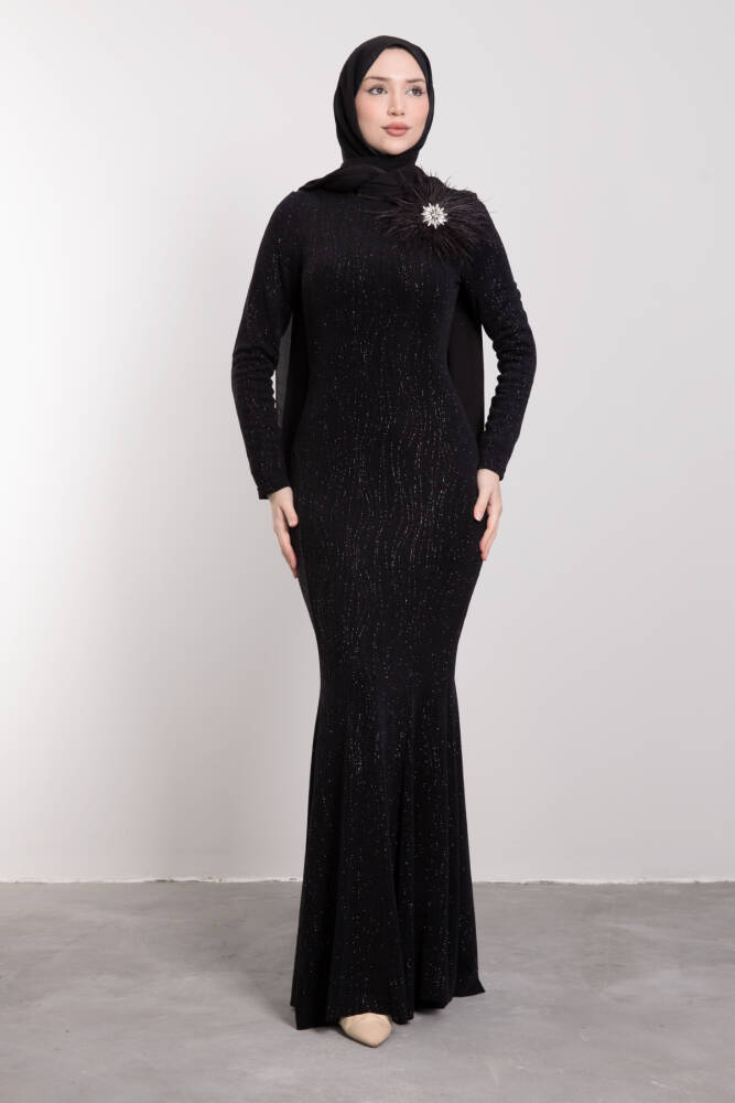 Broş Detaylı Balık Elbise Siyah - LAMİAGİYİM