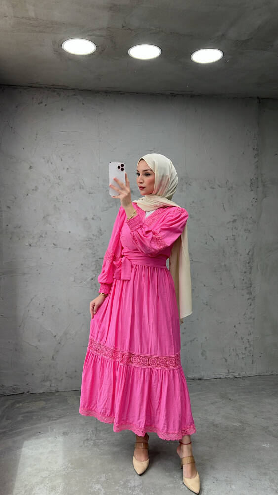 Pamuklu Güpür Detaylı Kuşaklı İkili Takım Pembe - LAMİAGİYİM